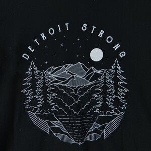 District "Detroit Strong" Mountains & Moon Graphic T-Shirt L